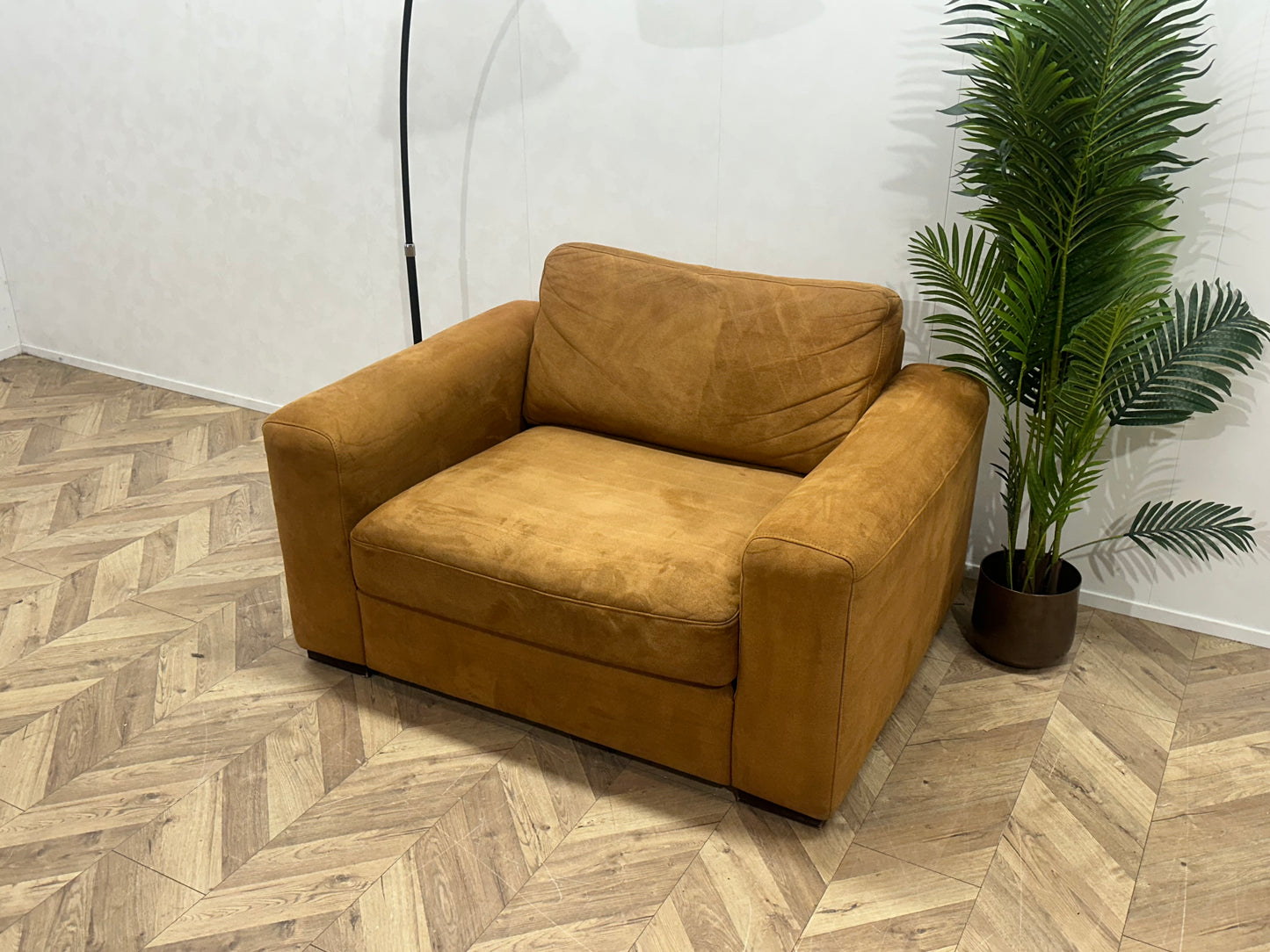Montèl Cognac Bruine Suède Lederen Fauteuil Inc Hocker ~ Losse Kussens Met Afneembare Hoezen