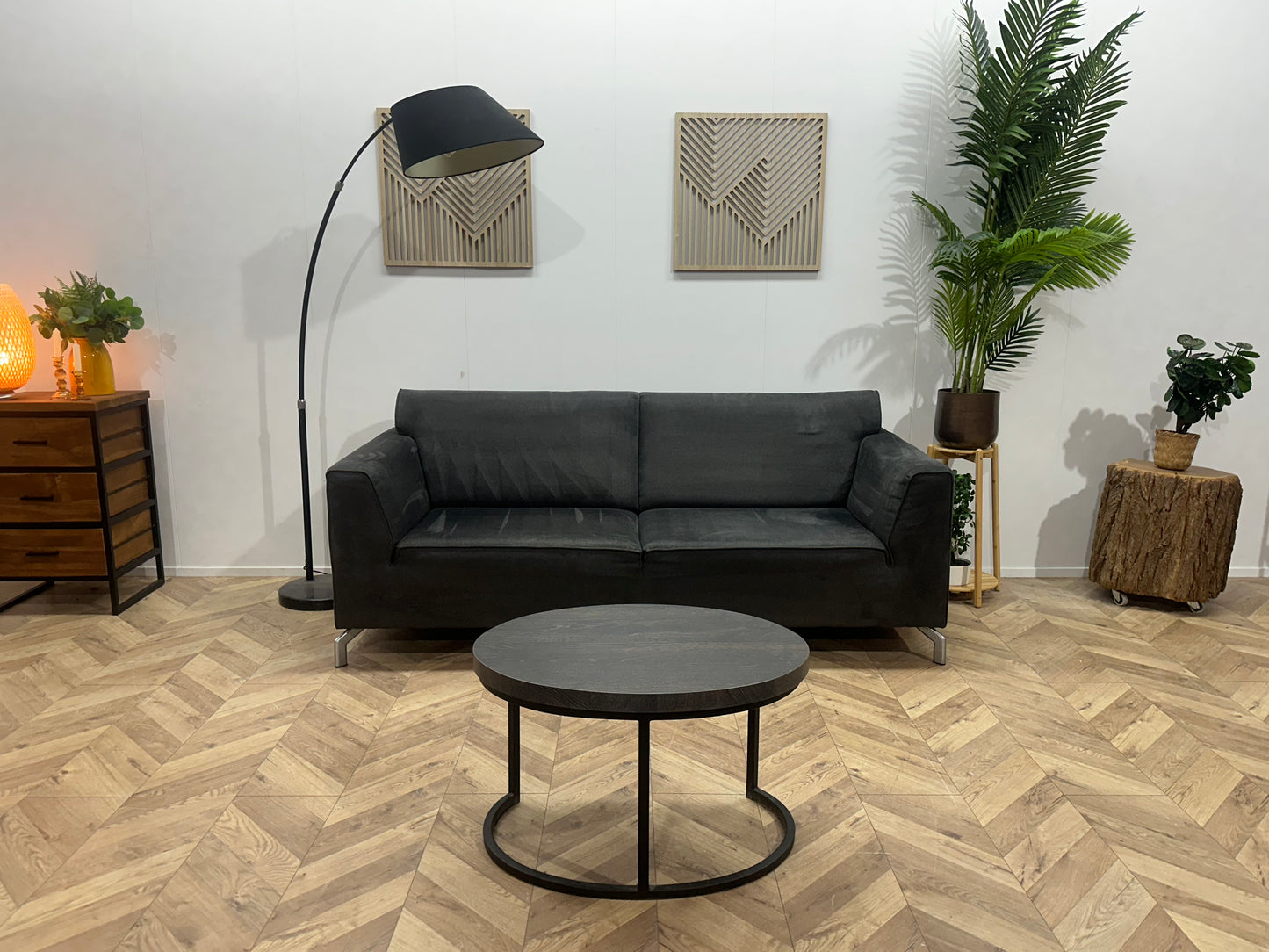 H&H Grijze Suede Stoffen 2.5-Zits Bank ~ Nieuwstaat