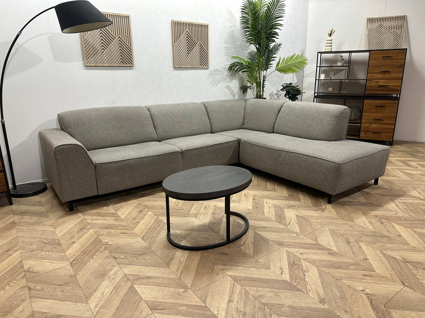 Licht Grijze Hoekbank ~ Vaste Kussens