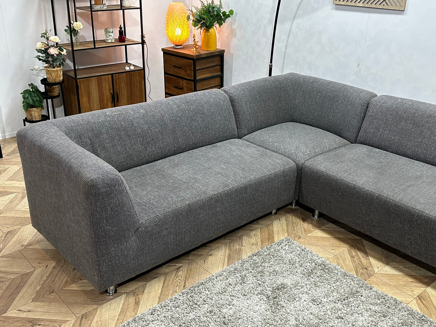 Grijze Hoekbank Inc Hocker ~ Vaste Kussens