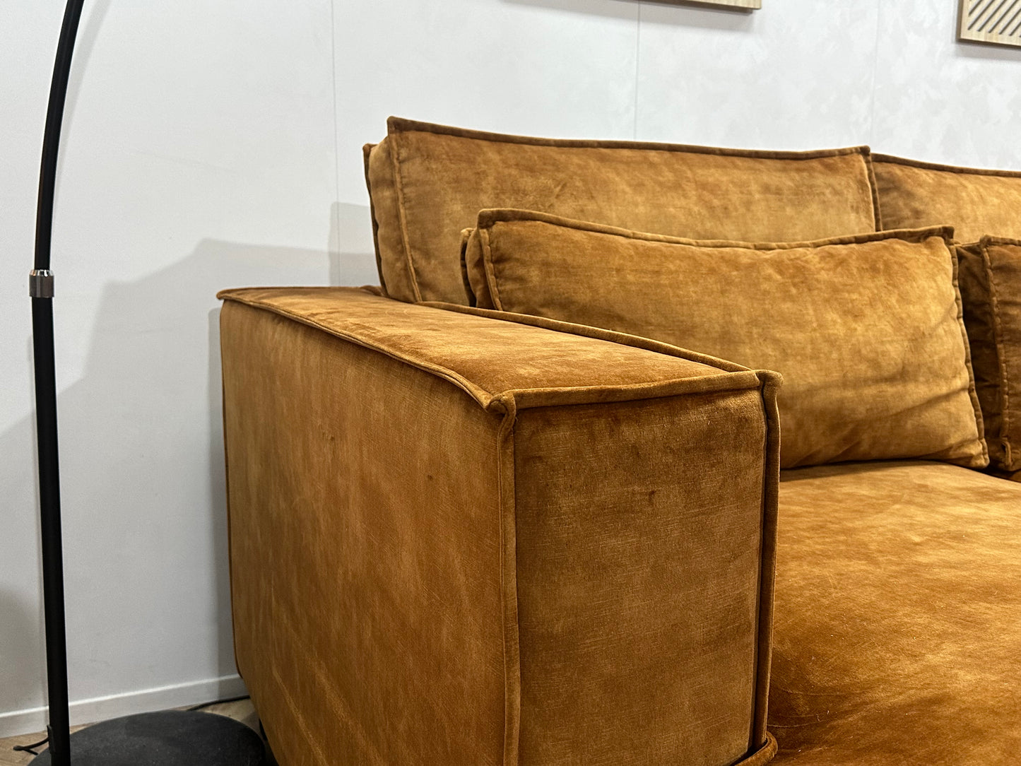 Oosterbaan Cognac Bruine Velvet Hoekbank ~ Losse Kussens Met Afneembare Hoezen