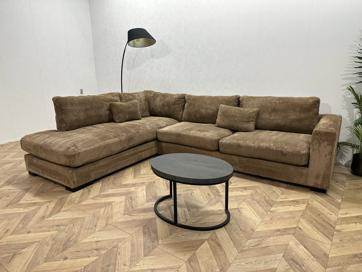 Taupe/Licht Bruine Ribstof Hoekbank ~ Losse Kussens Met Afneembare Hoezen
