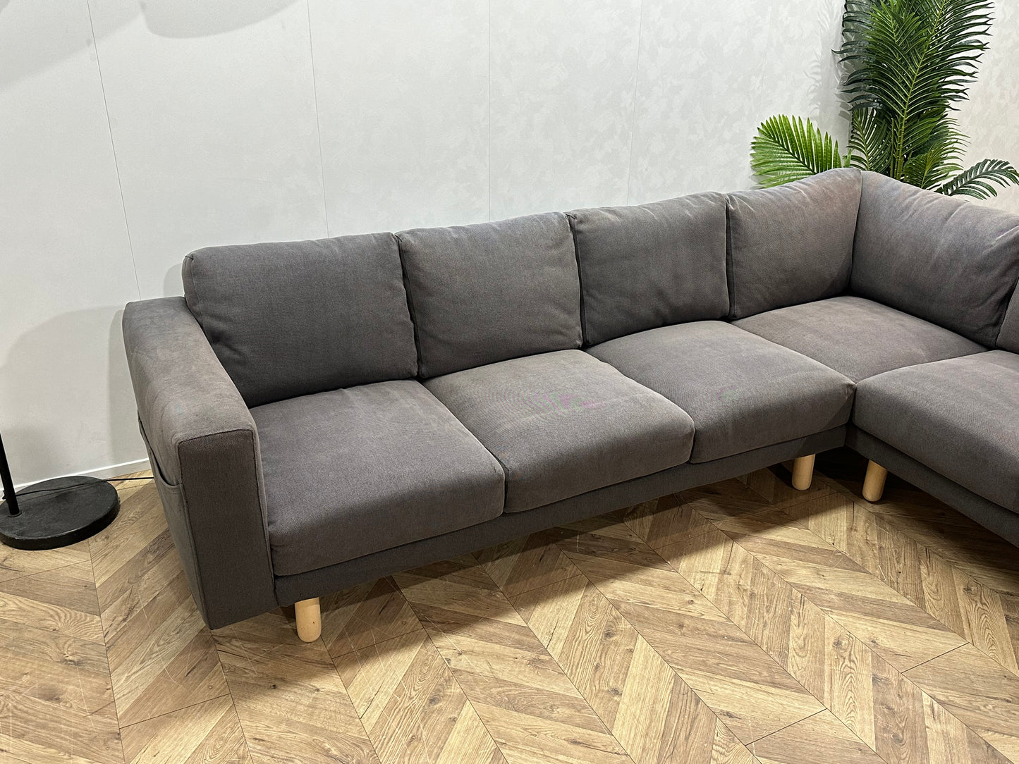 Grijze Hoekbank ~ Losse Kussens Met Afneembare Hoezen