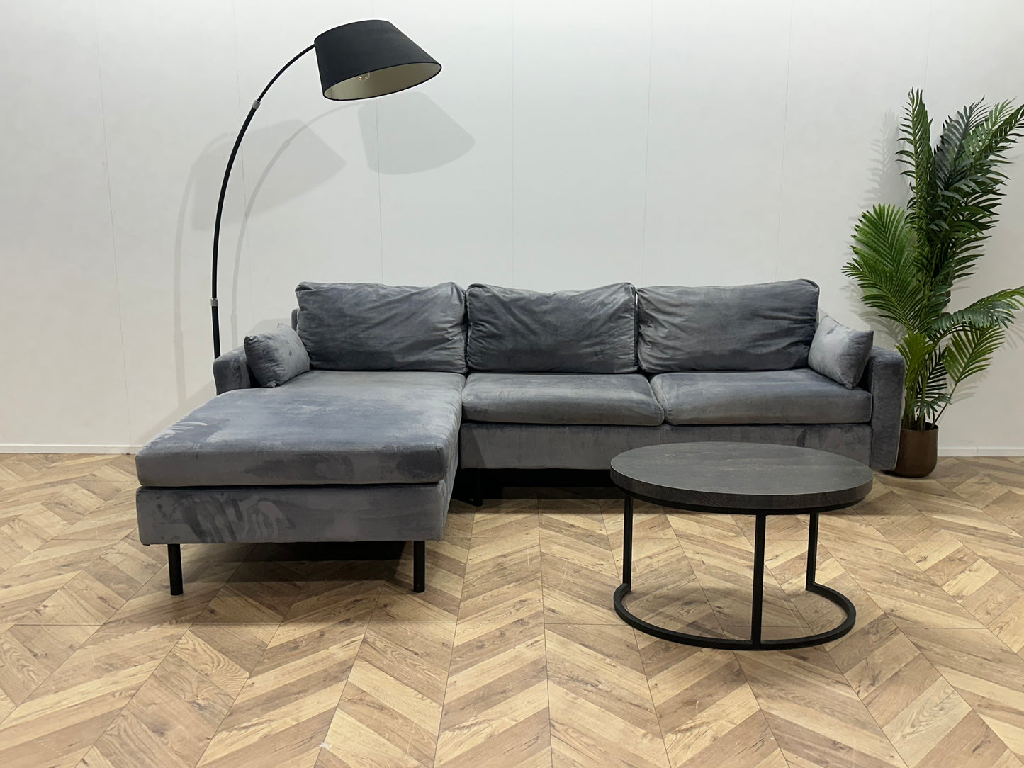 Grijze Velvet Hoekbank ~ Losse Kussens Met Afneembare Hoezen