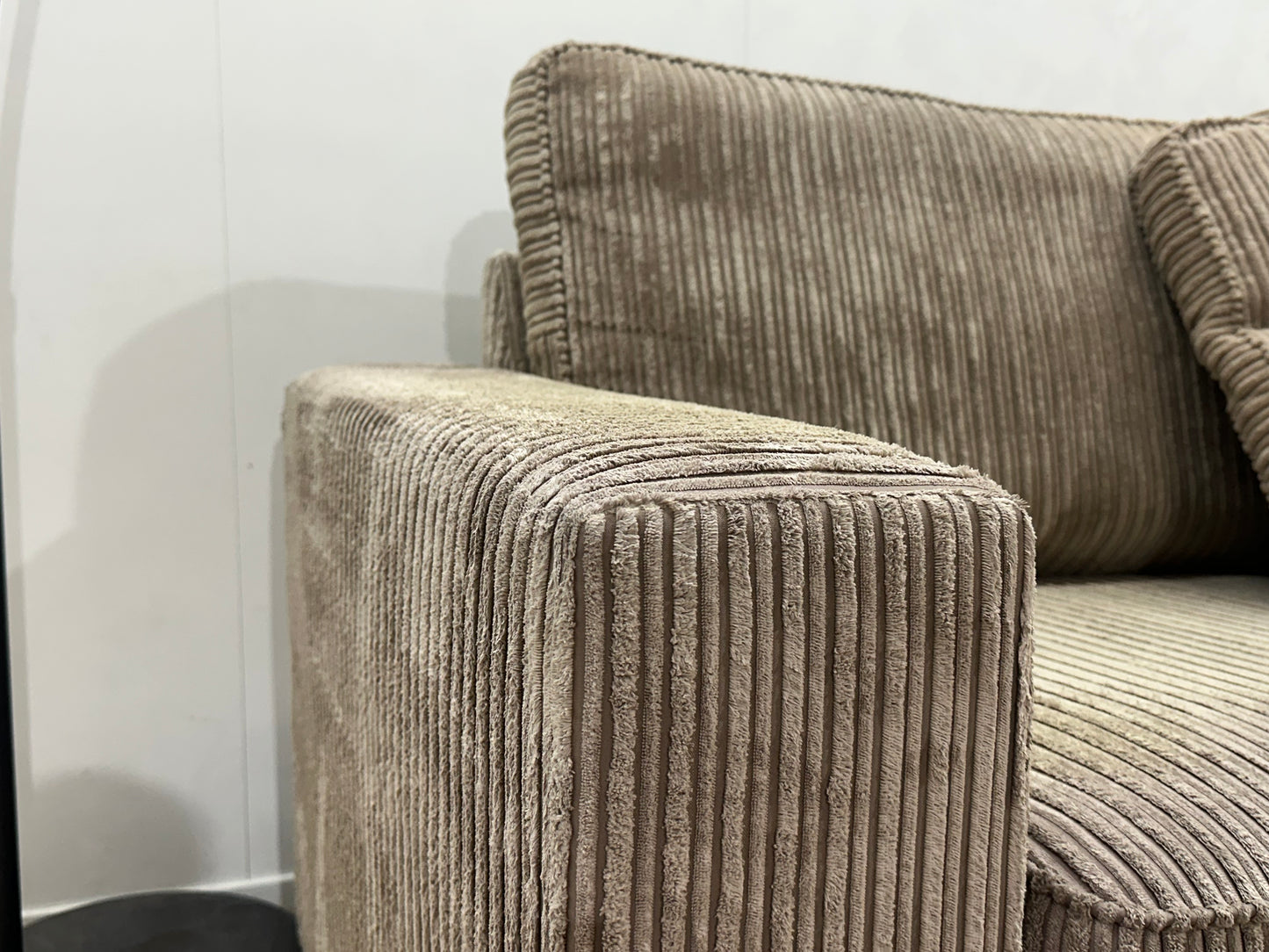 Beige Ribstof Hoekbank ~ Losse Kussens Met Afneembare Hoezen