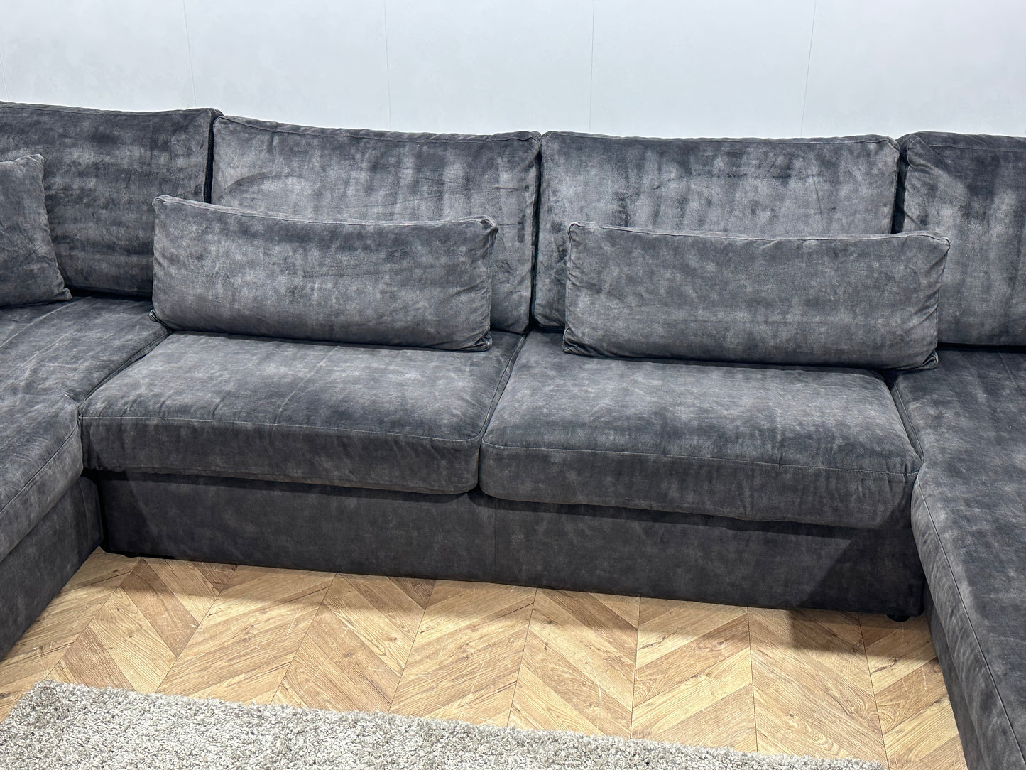 Antraciet Velvet U Bank ~ Nieuwstaat