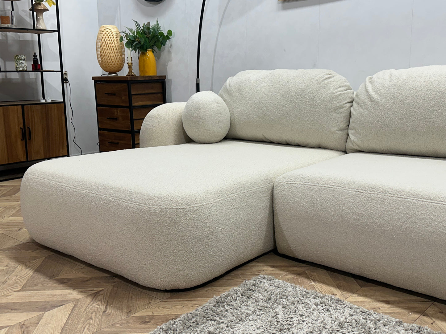 !Showroommodel! Witte Bouclé Stoffen Hoekbank