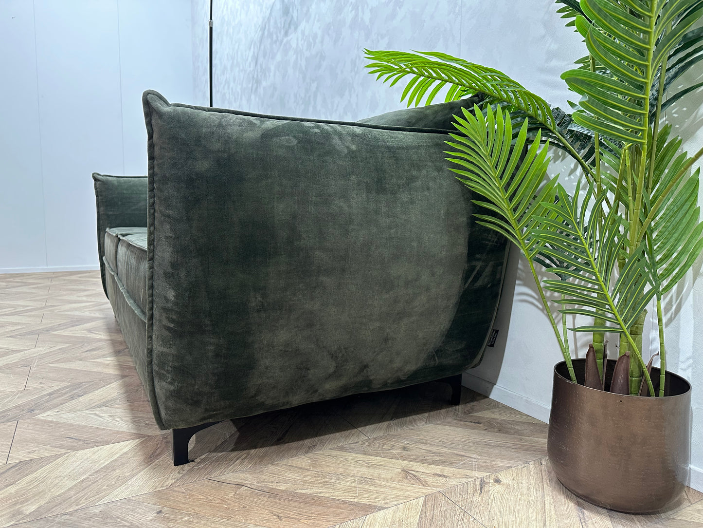 UrbanSofa Groene Velvet 2.5-Zits Bank ~ Losse Rugkussens Met Afneembare Hoezen