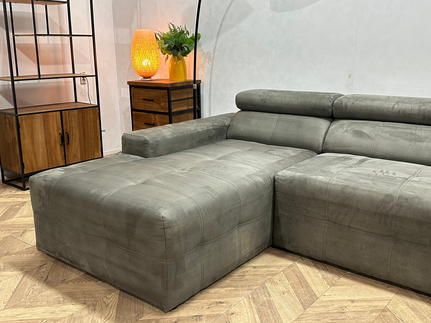 !Showroommodel! Grijze Suède Stoffen U Bank