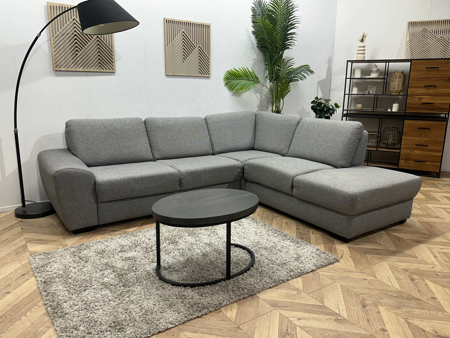 Licht Grijze Hoekbank ~ Vaste Kussens