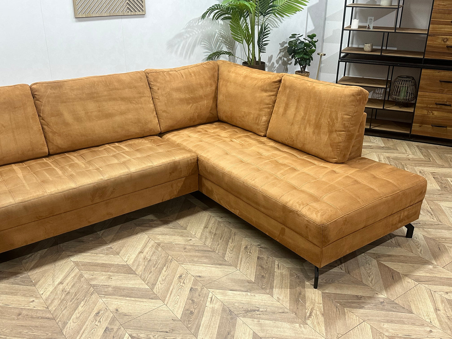 Cognac Bruine Suède Stoffen Hoekbank ~ Losse Rugkussens Met Afneembare Hoezen