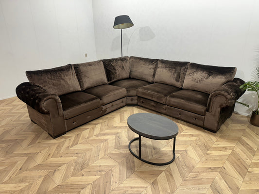 Eric Kuster Bruine Velvet Hoekbank ~ Losse Rugkussens Met Afneembare Hoezen