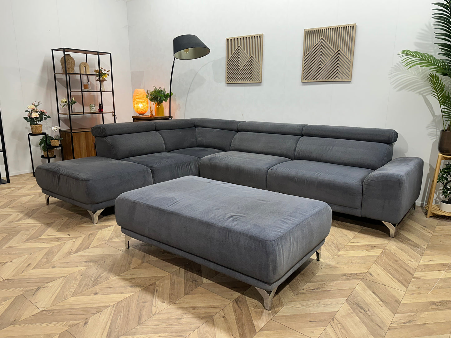 Grijze Suède Stoffen Hoekbank ~ Verstelbare Hoofdsteunen