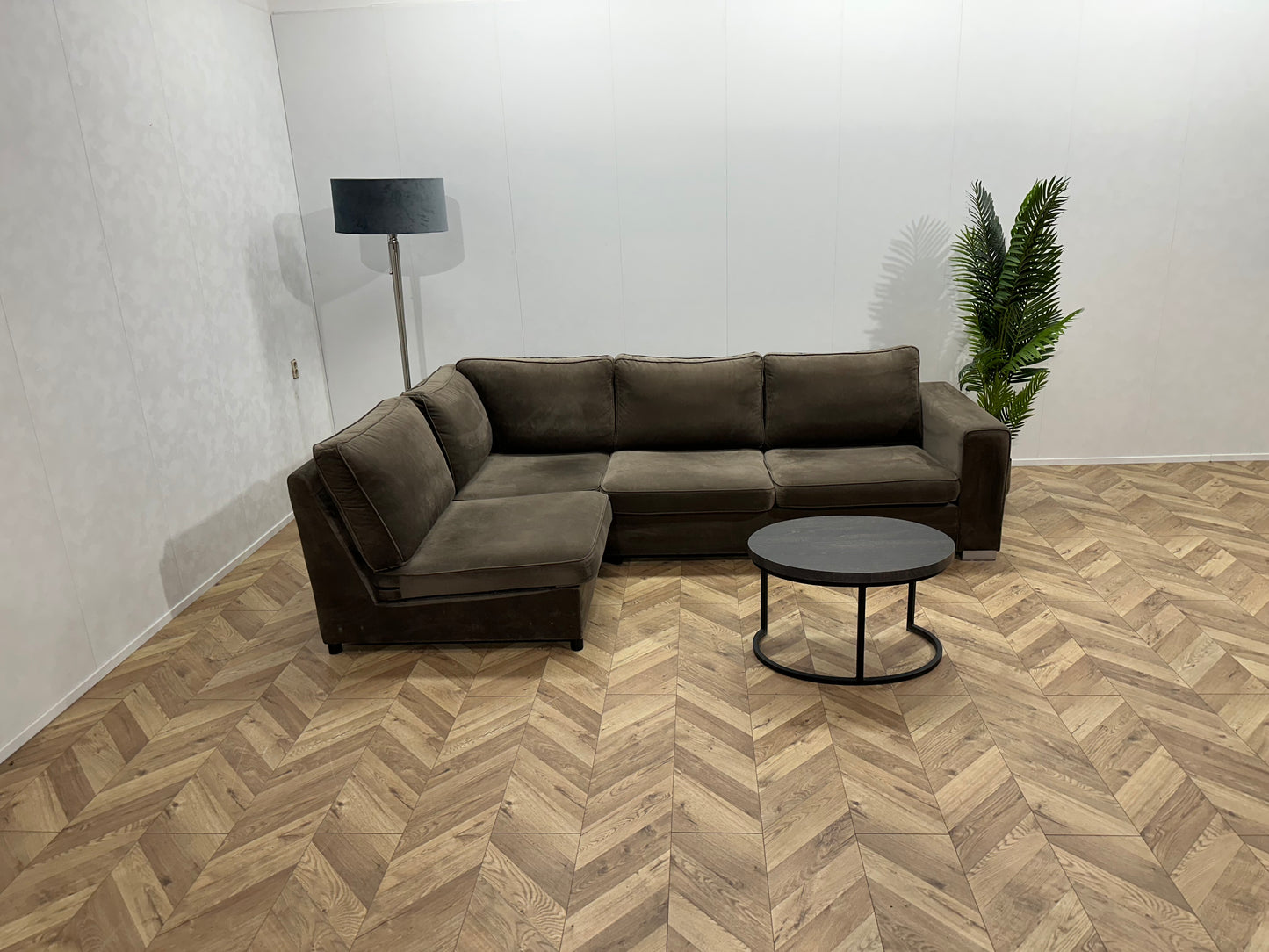 Bruine Velvet Design Bank ~ Nieuwstaat