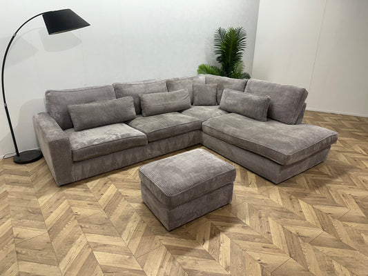 Licht Grijze Ribstof Hoekbank Inc Hocker ~ Losse Kussens Met Afneembare Hoezen