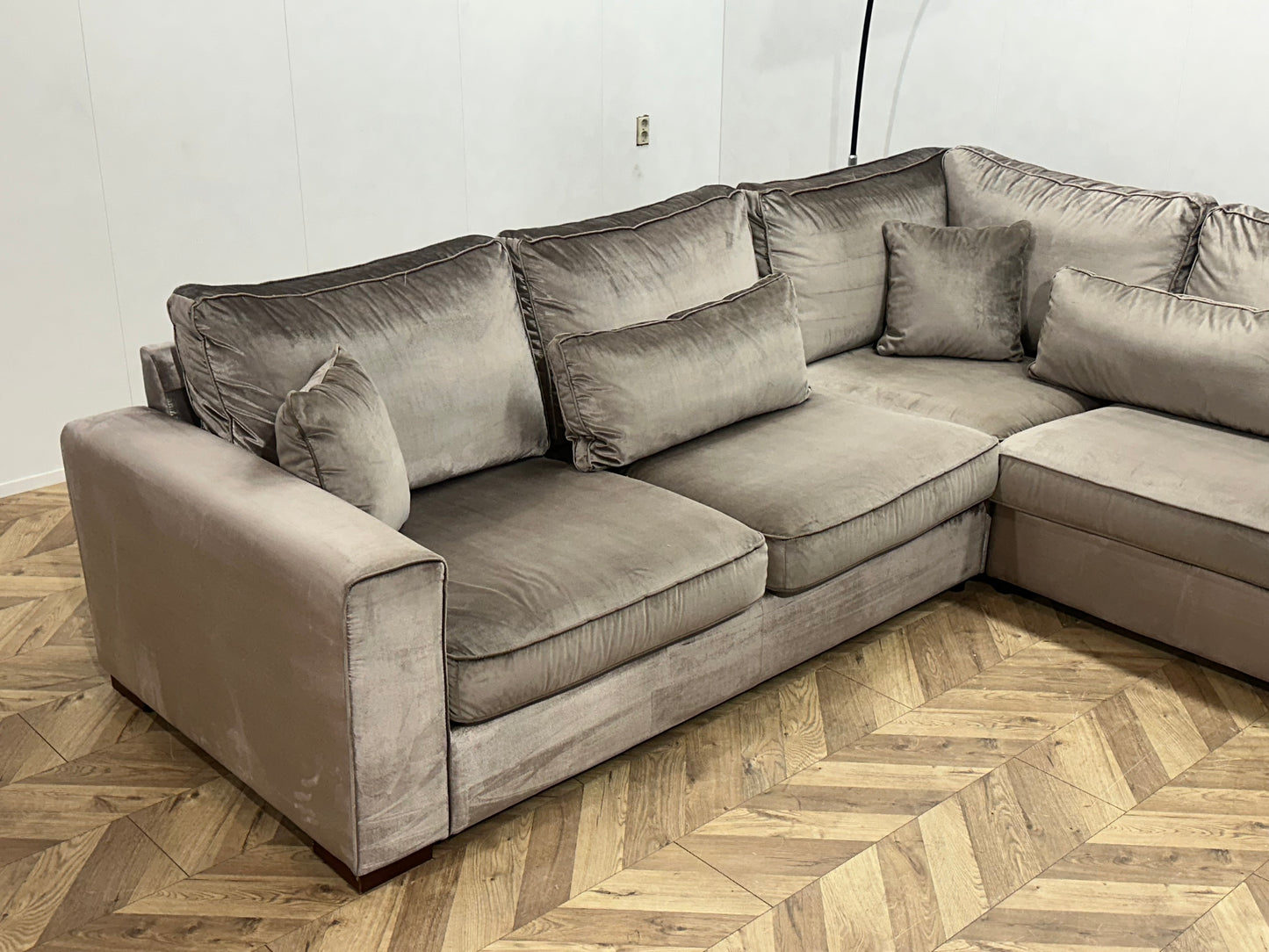 Grijze Ruime Velvet U Bank ~ Losse Kussens Met Afneembare Hoezen