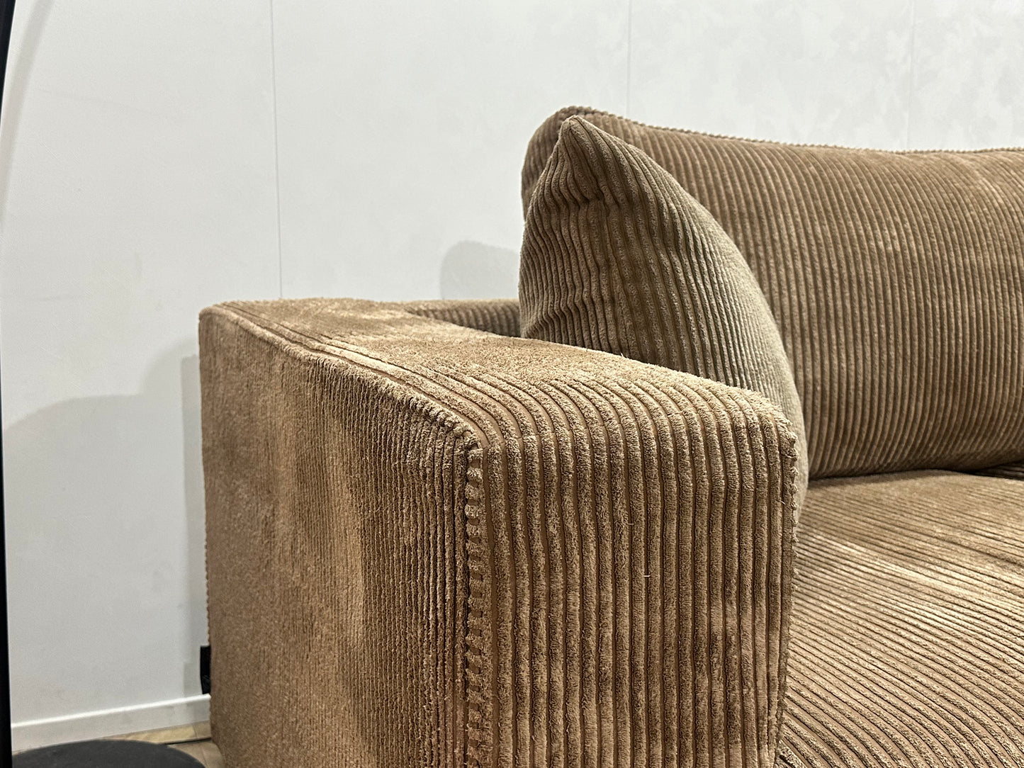 Room108 Bruine Ribstof Hoekbank ~ Losse Kussens Met Afneembare Hoezen