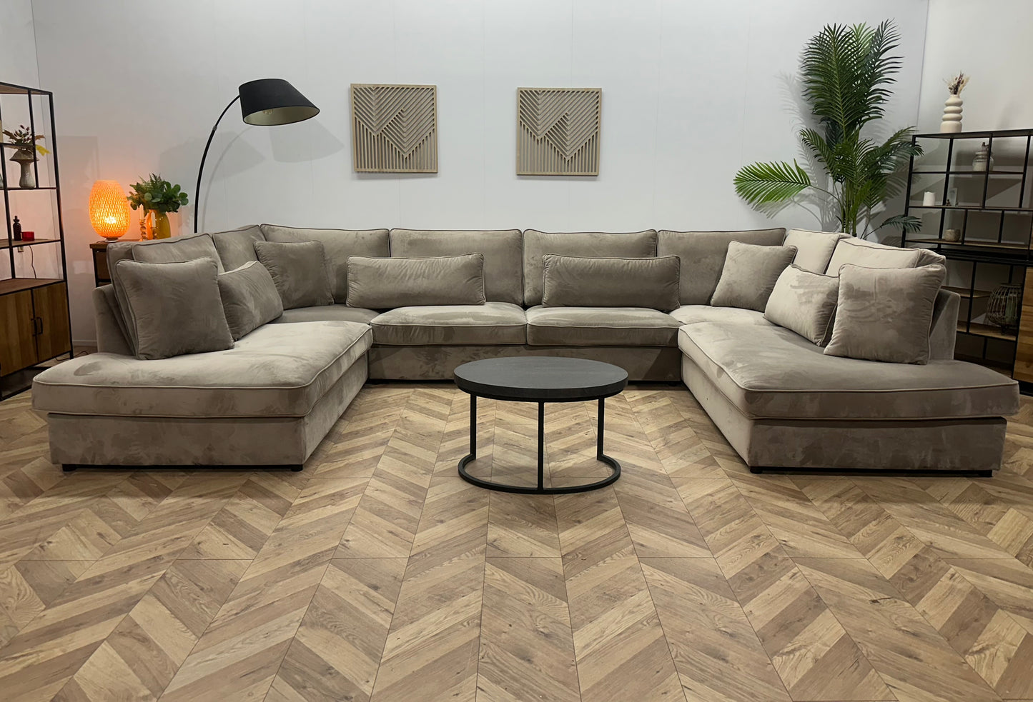 Licht Grijze/Beige Velvet Ruime U Bank ~ Losse Kussens Met Afneembare Hoezen