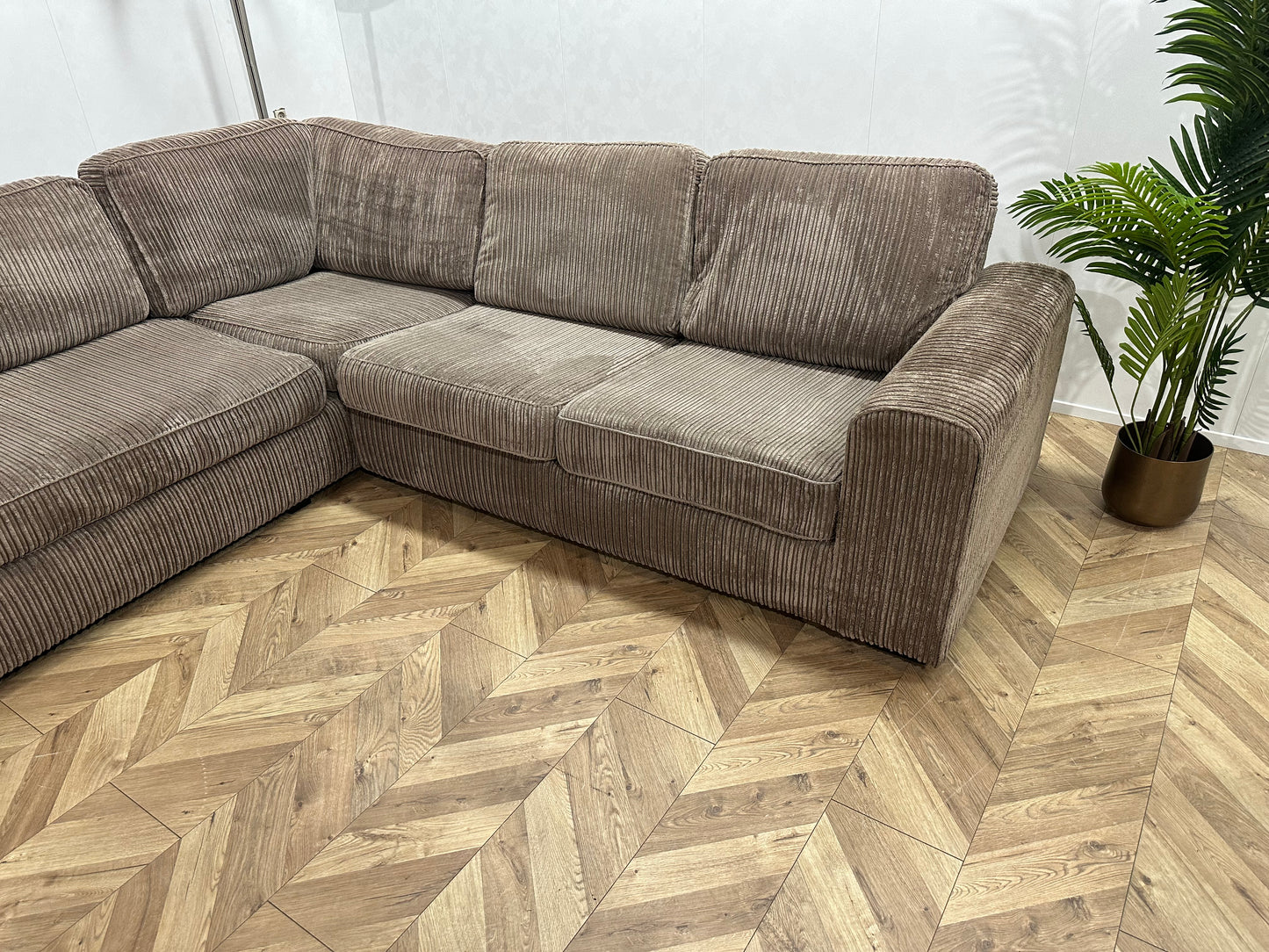 Taupe Ribstof Hoekbank ~ Losse Kussens Met Afneembare Hoezen