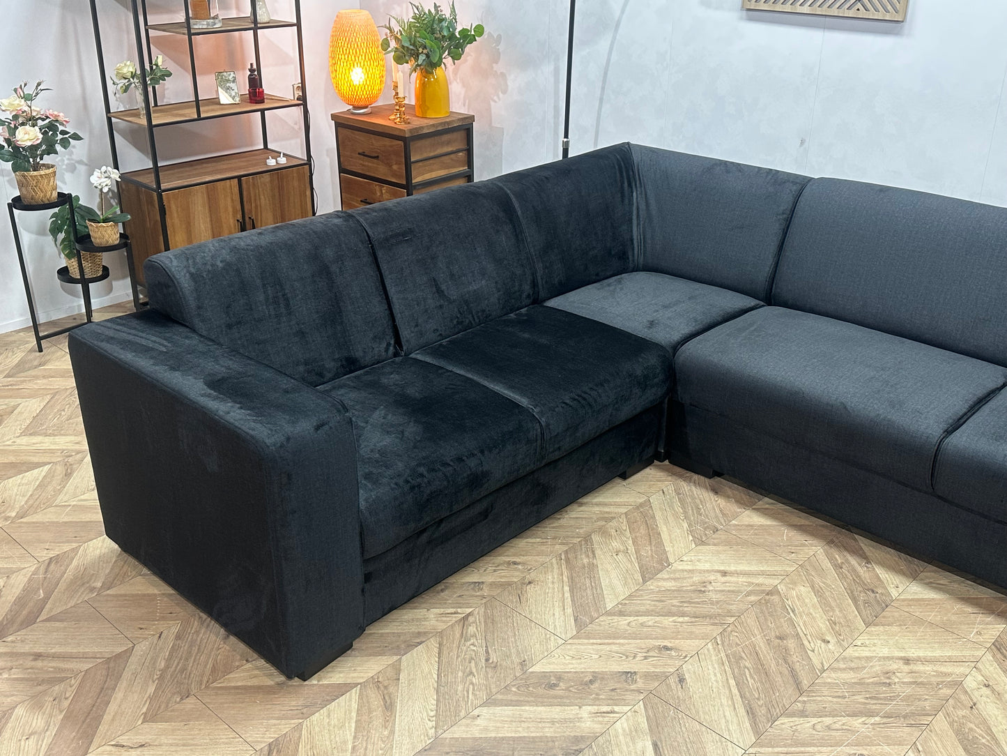 !Showroommodel! Zwarte Velvet Hoekbank