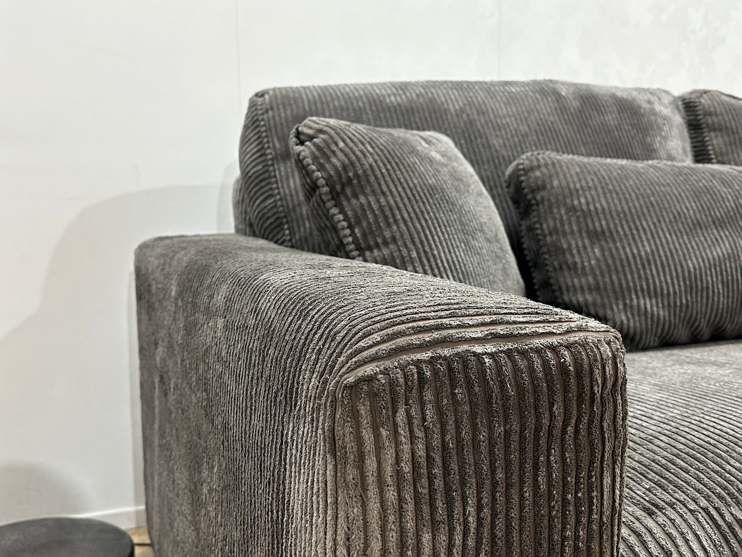 Grijze Ribstof Hoekbank ~ Losse Kussens Met Afneembare Hoezen