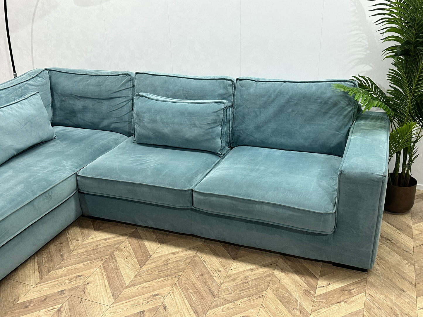 Licht Blauwe Velvet Hoekbank ~ Losse Kussens Met Afneembare Hoezen