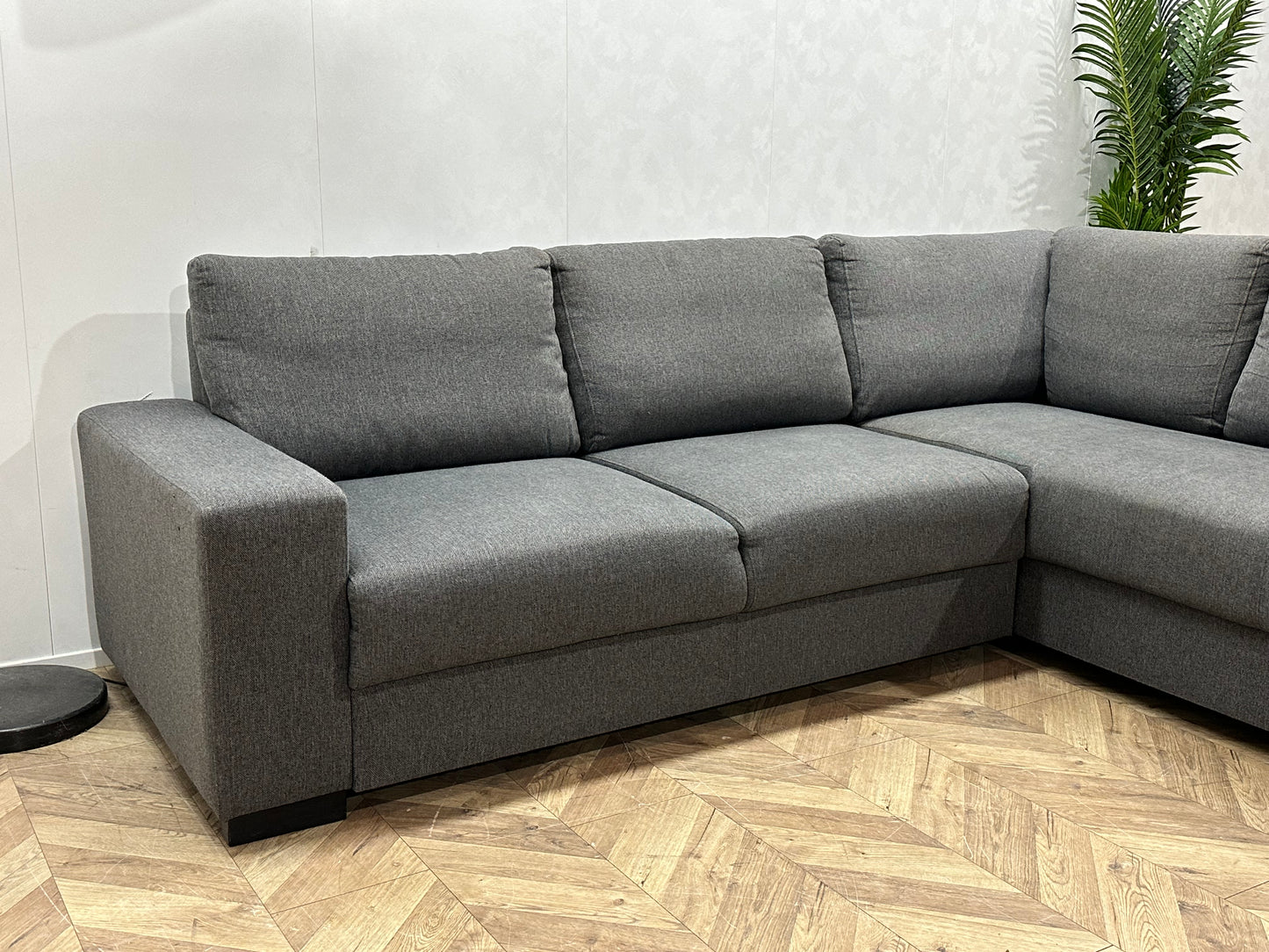 Grijze Hoekbank ~ Losse Rugkussens Met Afneembare Hoezen