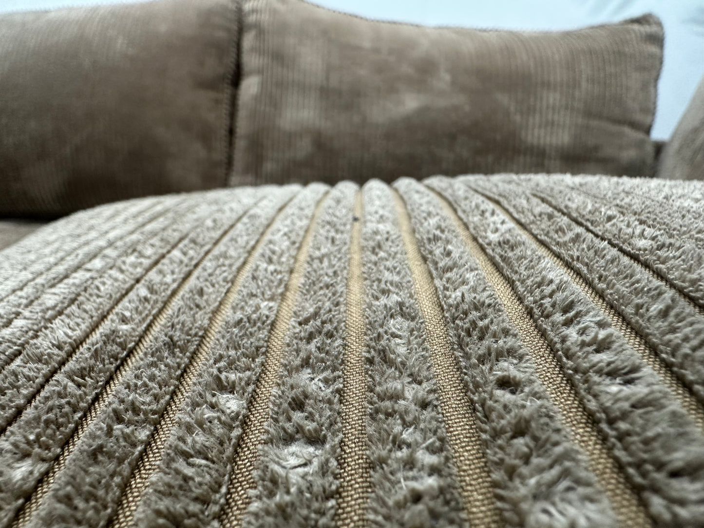 Room108 Bruine Ribstof Hoekbank ~ Losse Kussens Met Afneembare Hoezen