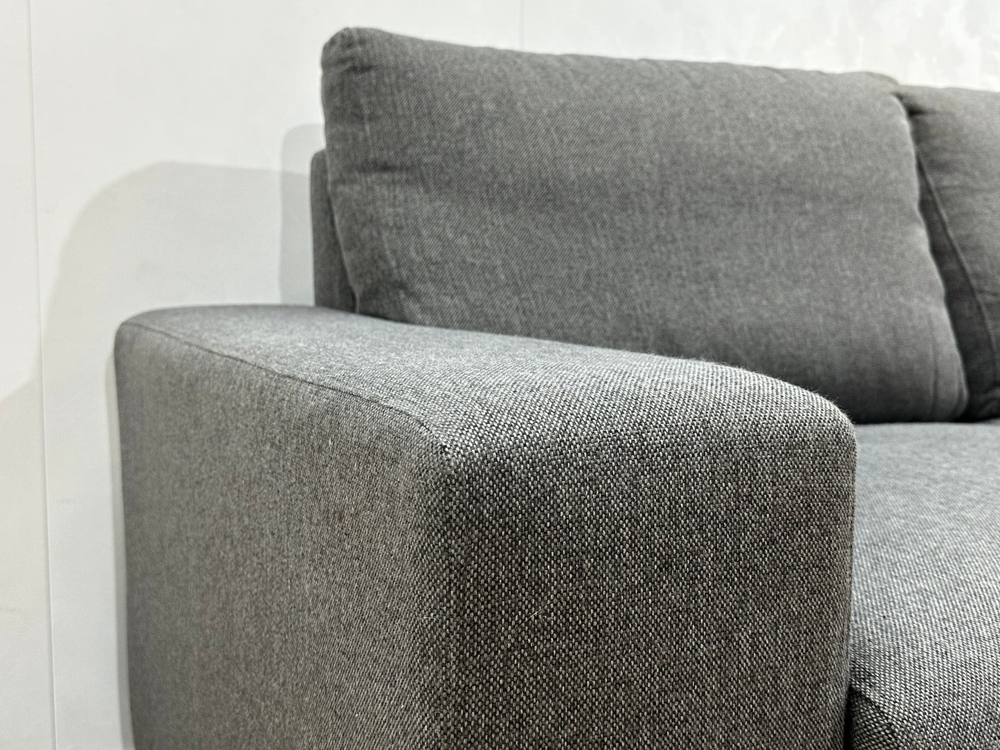 Grijze Hoekbank ~ Losse Rugkussens Met Afneembare Hoezen