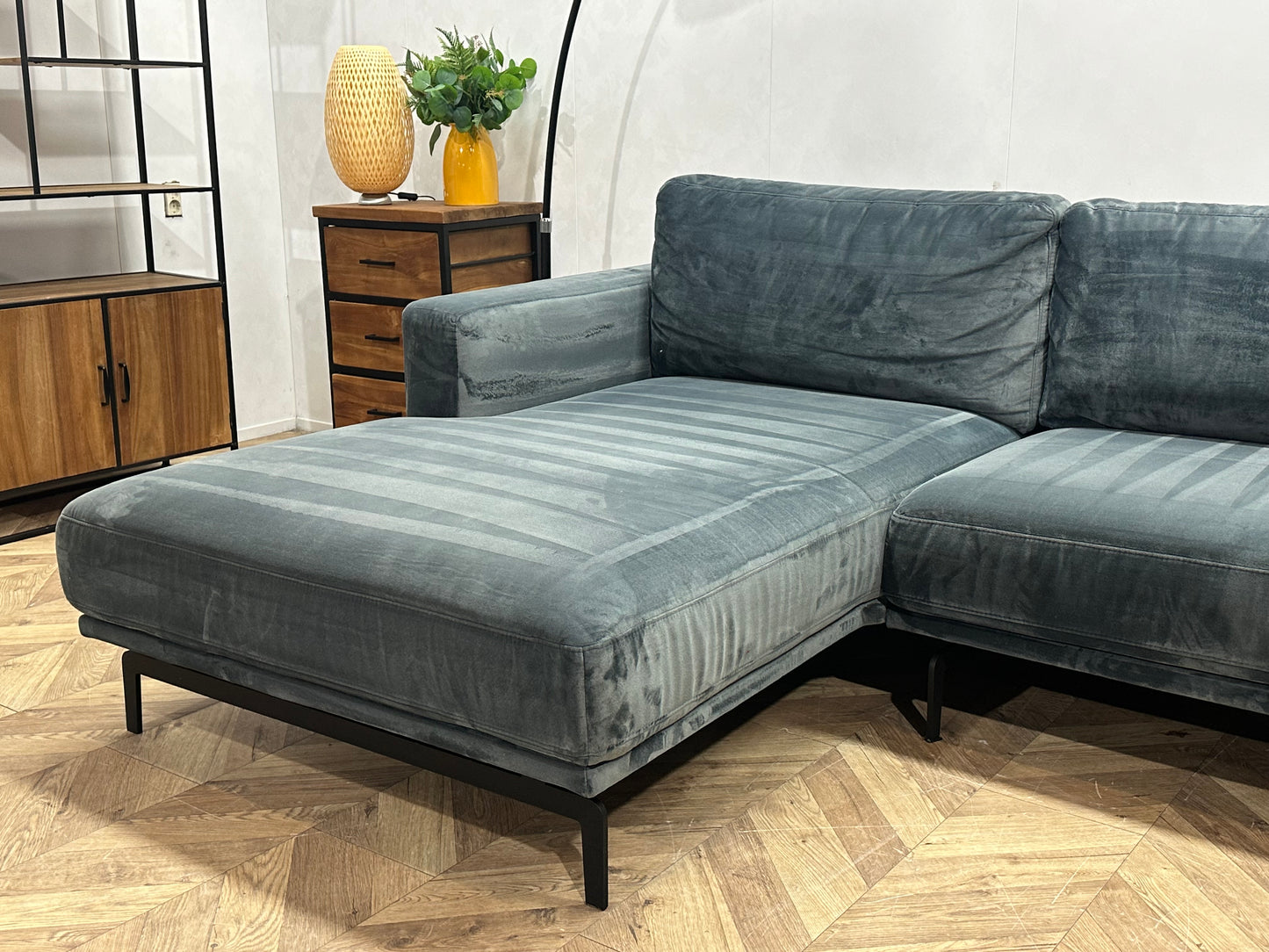 Blauwe Velvet Hoekbank ~ Losse Rugkussens Met Afneembare Hoezen