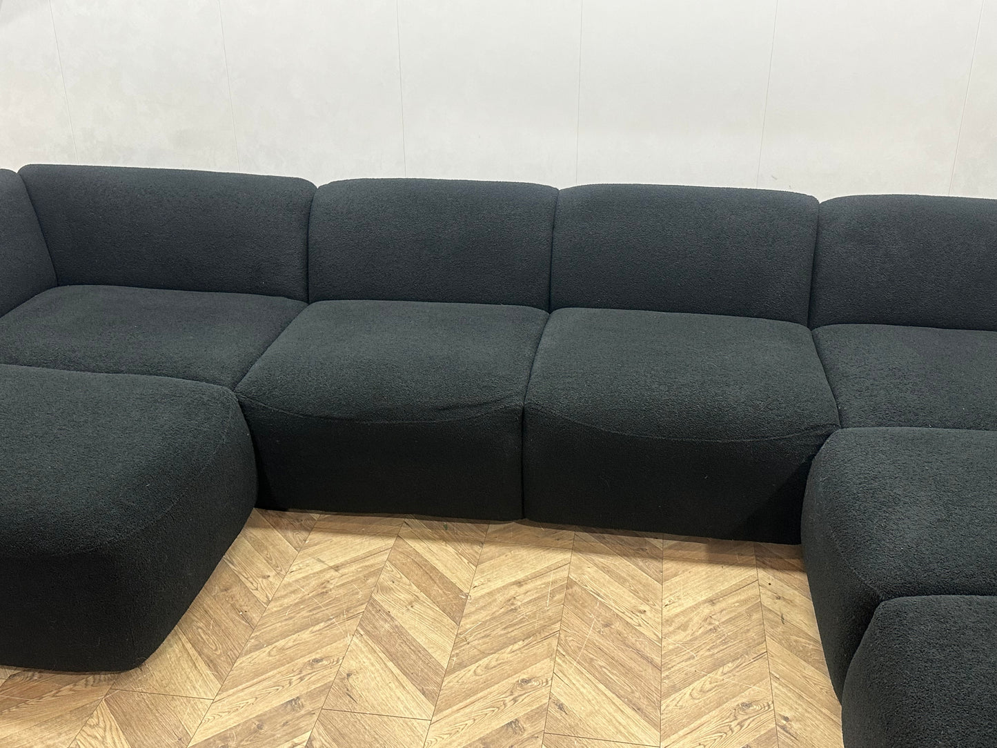 !Showroommodel! Zwarte Bouclé Stoffen U Bank