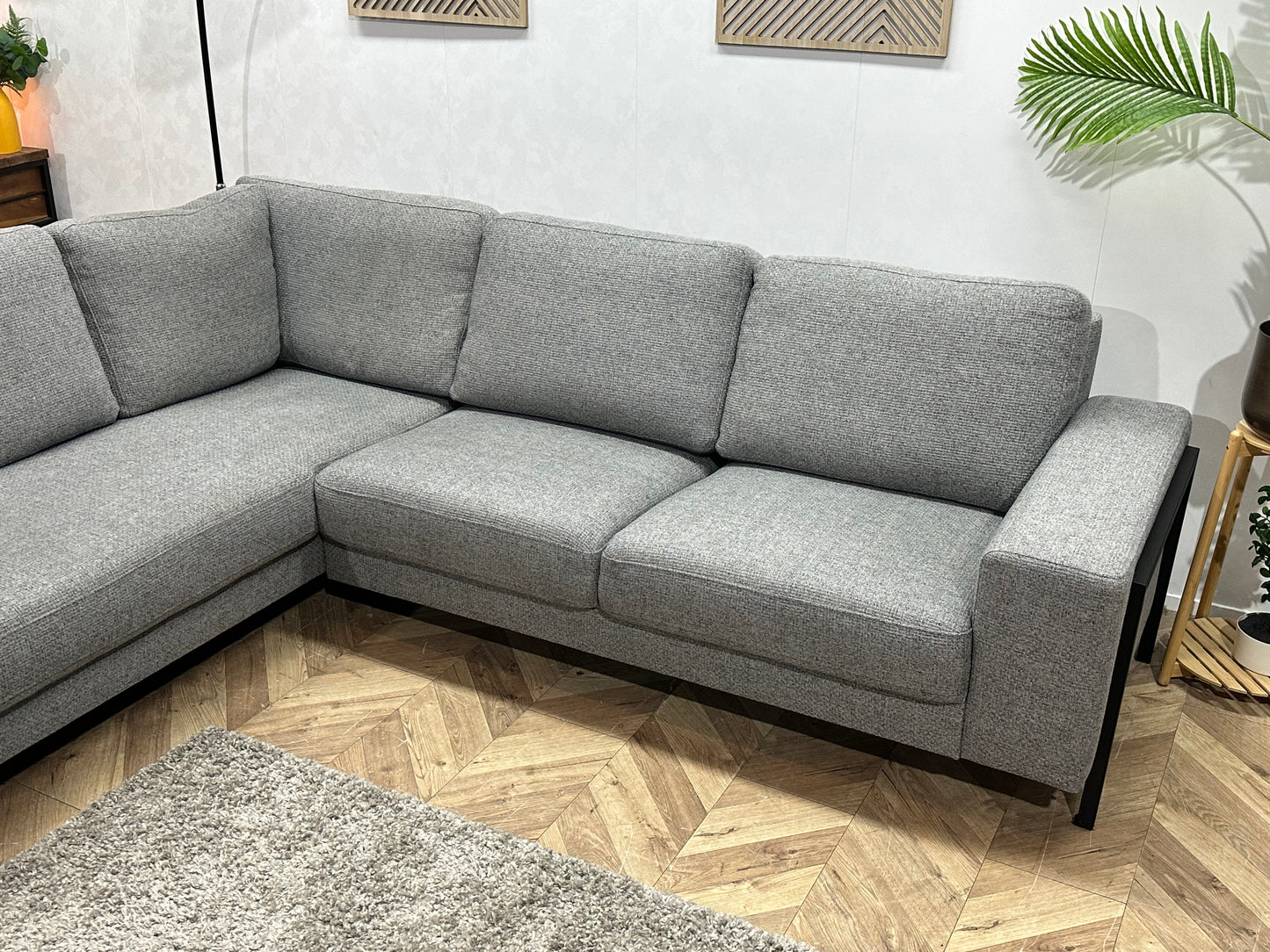 Grijze Hoekbank ~ Losse Rugkussens Met Afneembare Hoezen