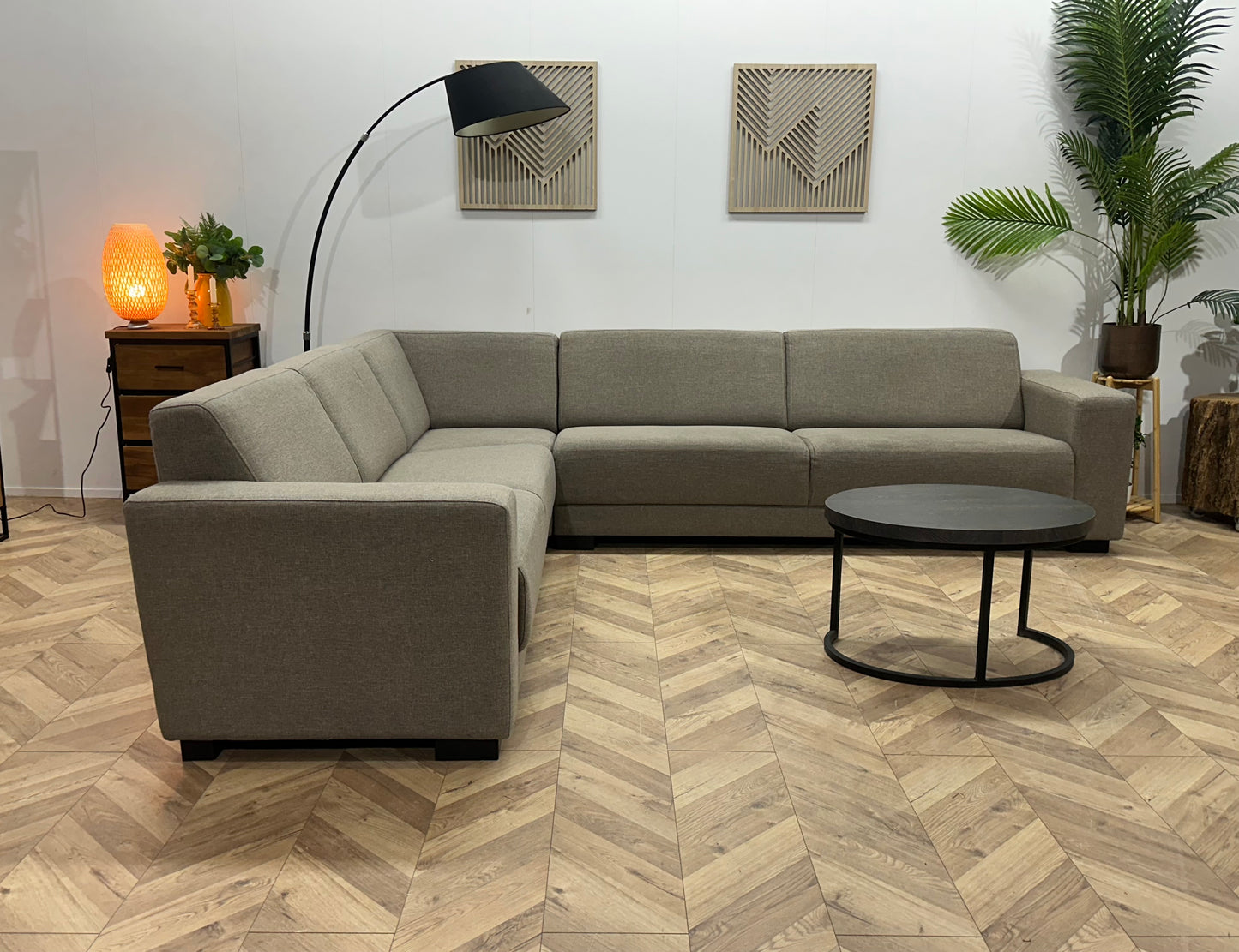 Licht Grijze Hoekbank ~ Vaste Kussens