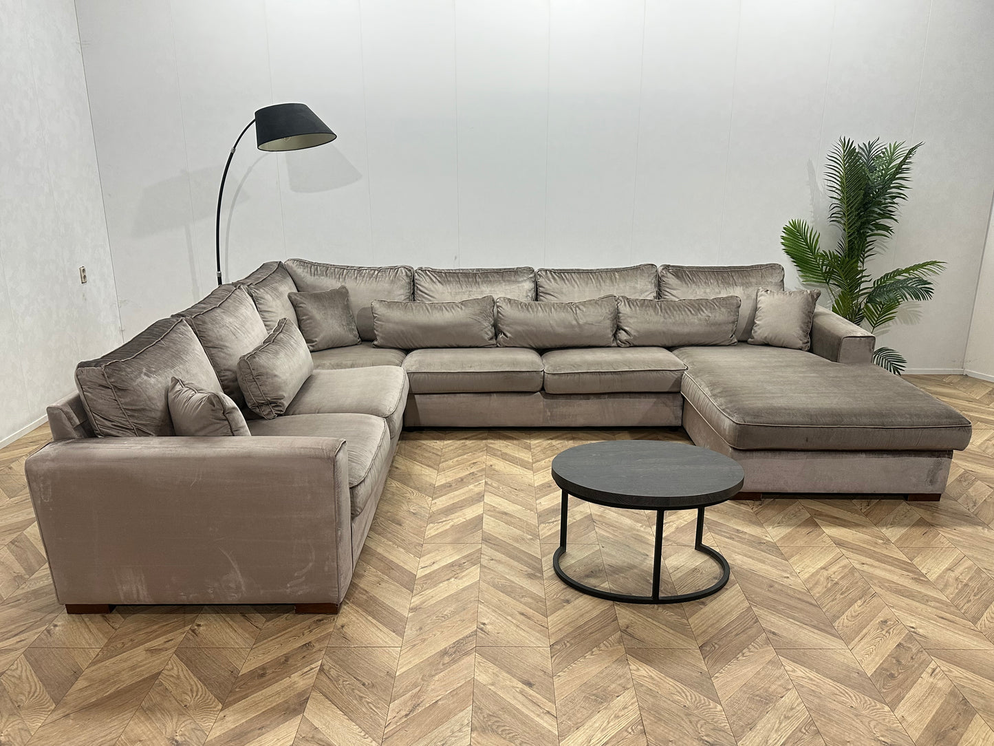 Grijze Ruime Velvet U Bank ~ Losse Kussens Met Afneembare Hoezen