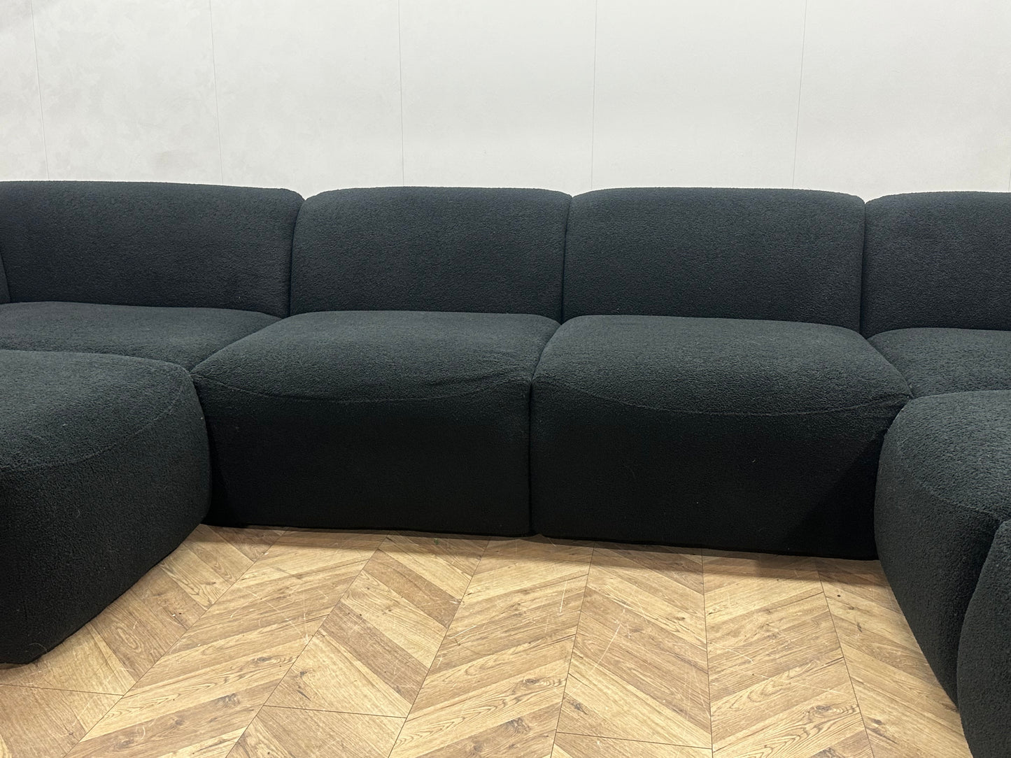 !Showroommodel! Zwarte Bouclé Stoffen U Bank