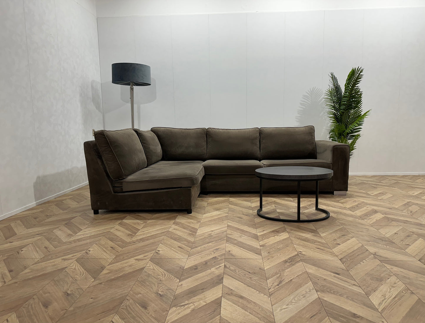 Bruine Velvet Design Bank ~ Nieuwstaat