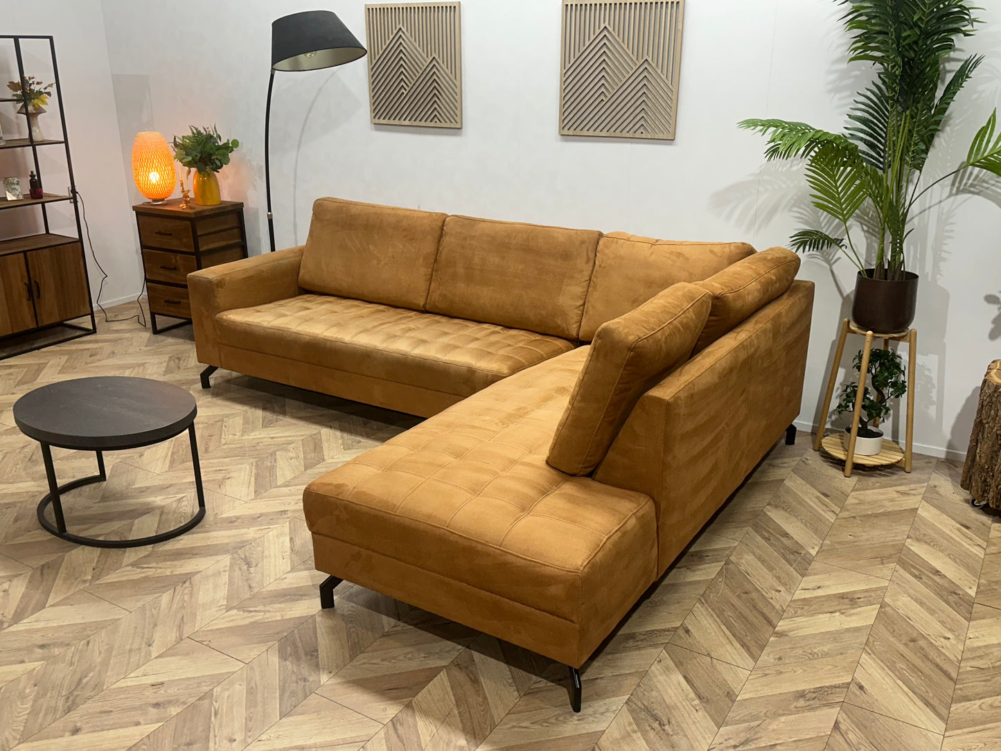 Cognac Bruine Suède Stoffen Hoekbank ~ Losse Rugkussens Met Afneembare Hoezen