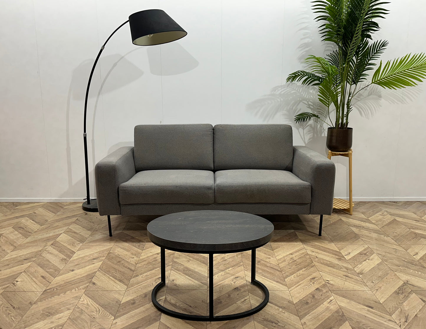 Grijze 2.5-Zits Bank ~ Losse Rugkussens Met Afneembare Hoezen