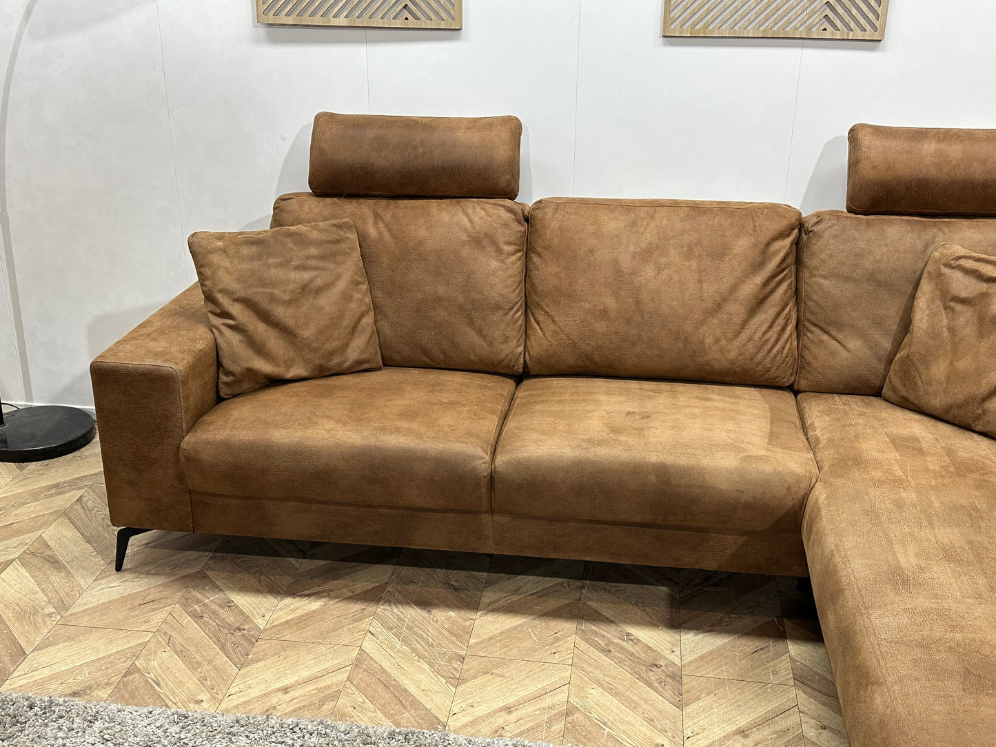 Cognac Bruine Suède Stoffen Inc Fauteuil ~ Losse Rugkussens Met Afneembare Hoezen