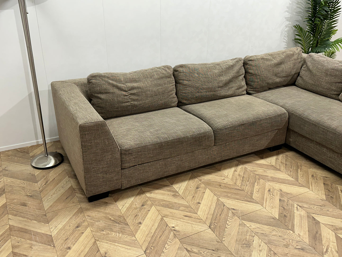 Beige/Bruine Hoekbank ~ Losse Rugkussens Met Afneembare Hoezen