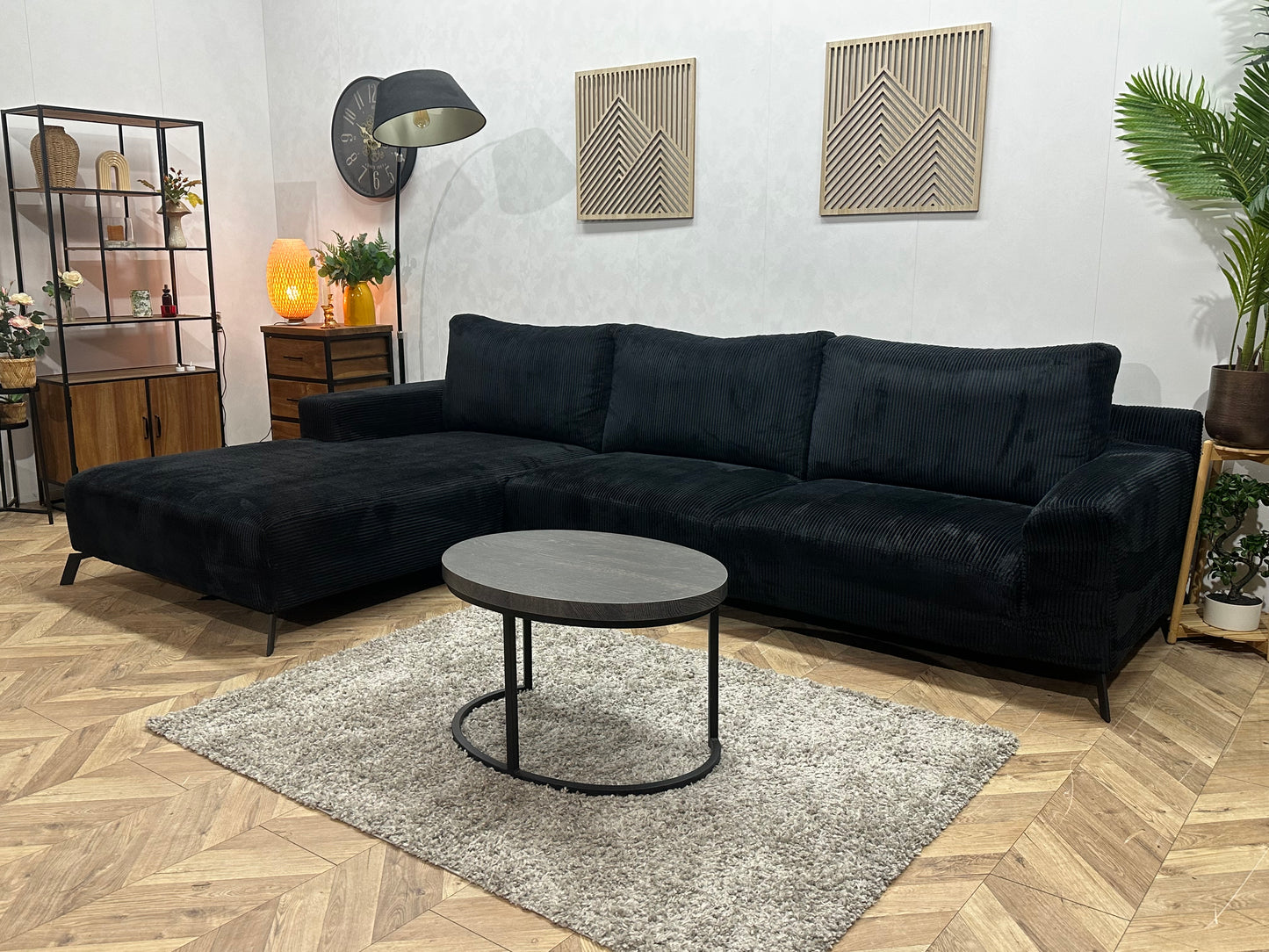 Zwarte Ribstof Hoekbank ~ Losse Rugkussens Met Afneembare Hoezen