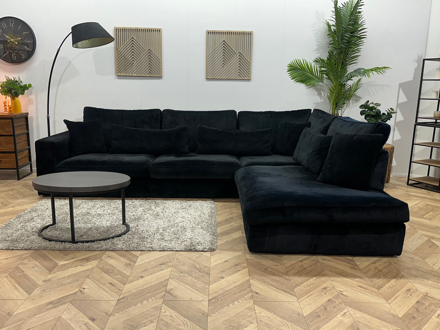 Zwarte Velvet Hoekbank ~ Losse Kussens Met Afneembare Hoezen