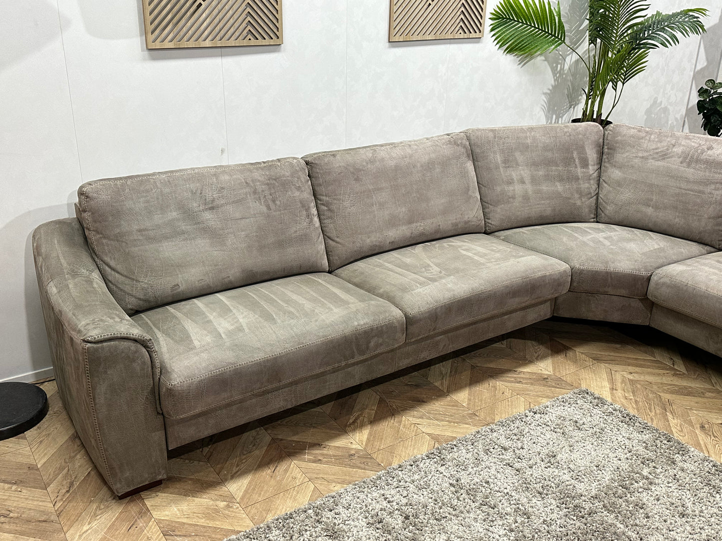 Grijze Suède Stoffen Hoekbank ~ Vaste Kussens