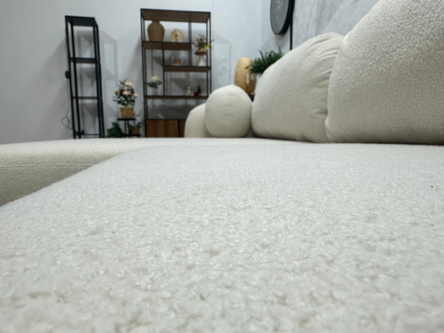 !Showroommodel! Witte Bouclé Stoffen Hoekbank