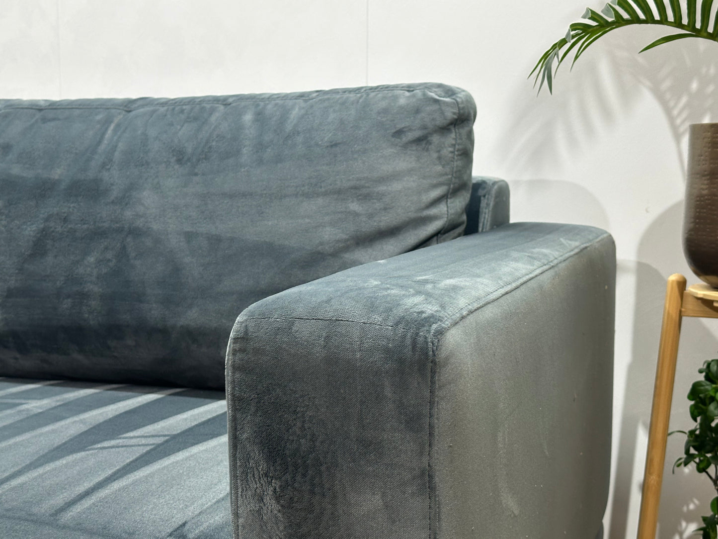 Blauwe Velvet Hoekbank ~ Losse Rugkussens Met Afneembare Hoezen