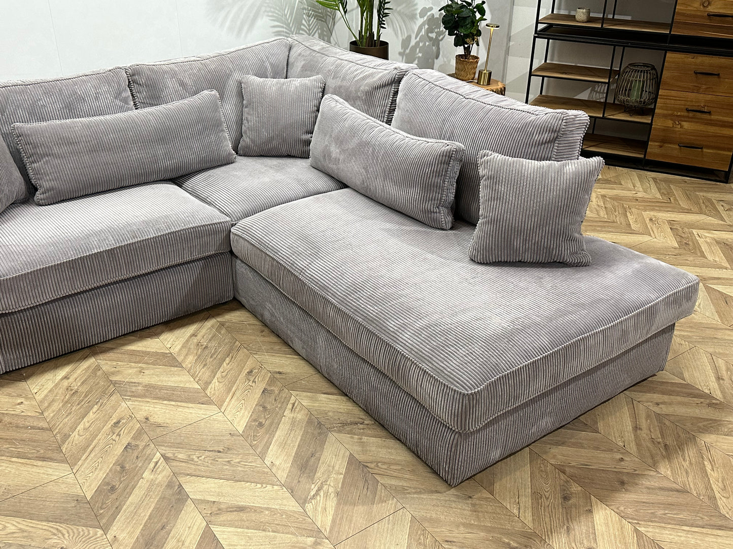 Licht Grijze Ribstof Hoekbank ~ Losse Kussens Met Afneembare Hoezen