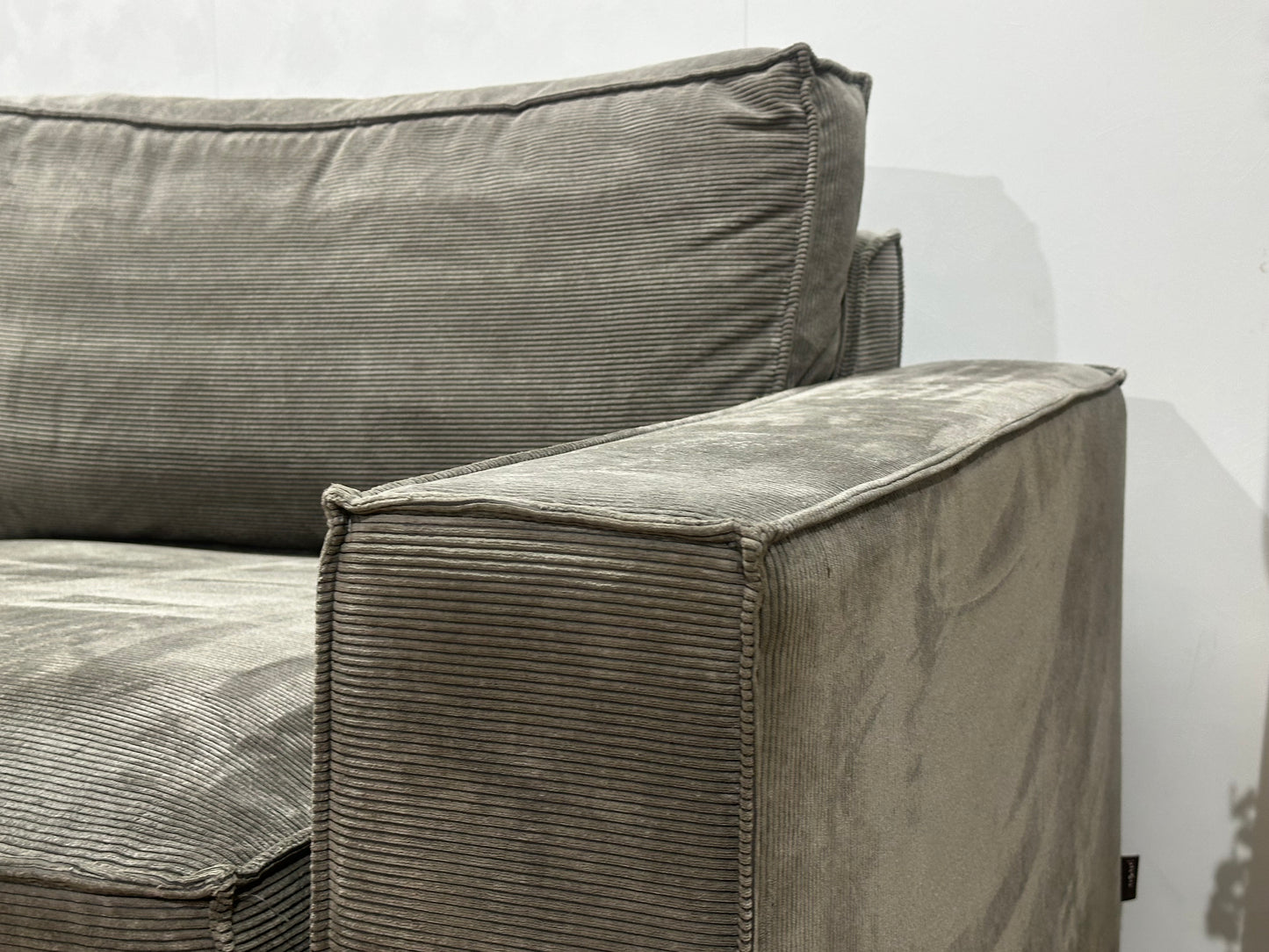 Woood Grijze Ribstof Hoekbank ~ Losse Rugkussens Met Afneembare Hoezen