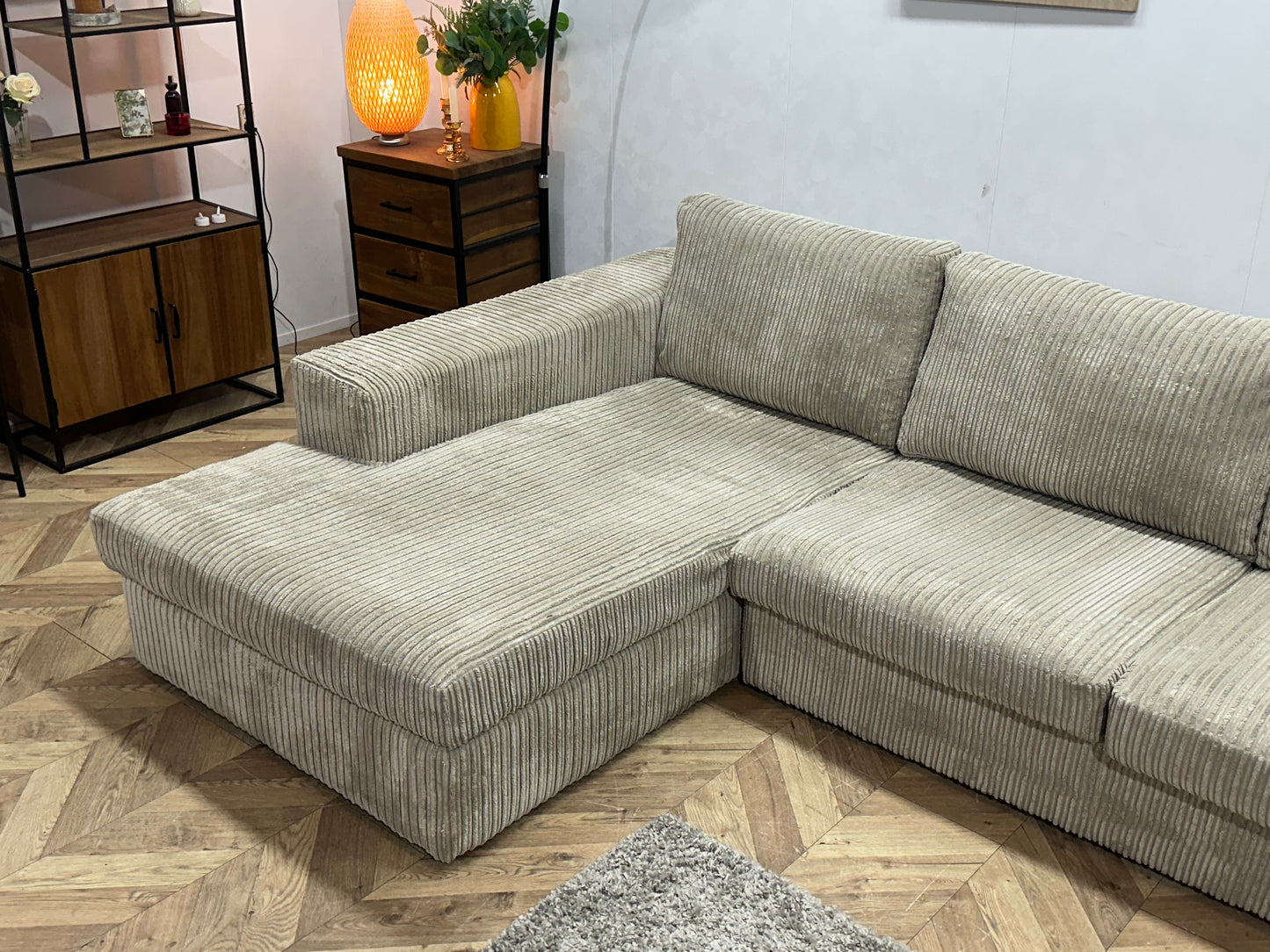 Crème Ribstof Hoekbank ~ Losse Kussens Met Afneembare Hoezen