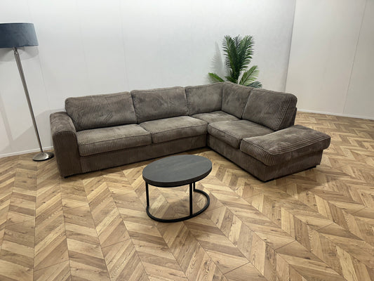 Taupe Ribstof Hoekbank ~ Losse Kussens Met Afneembare Hoezen