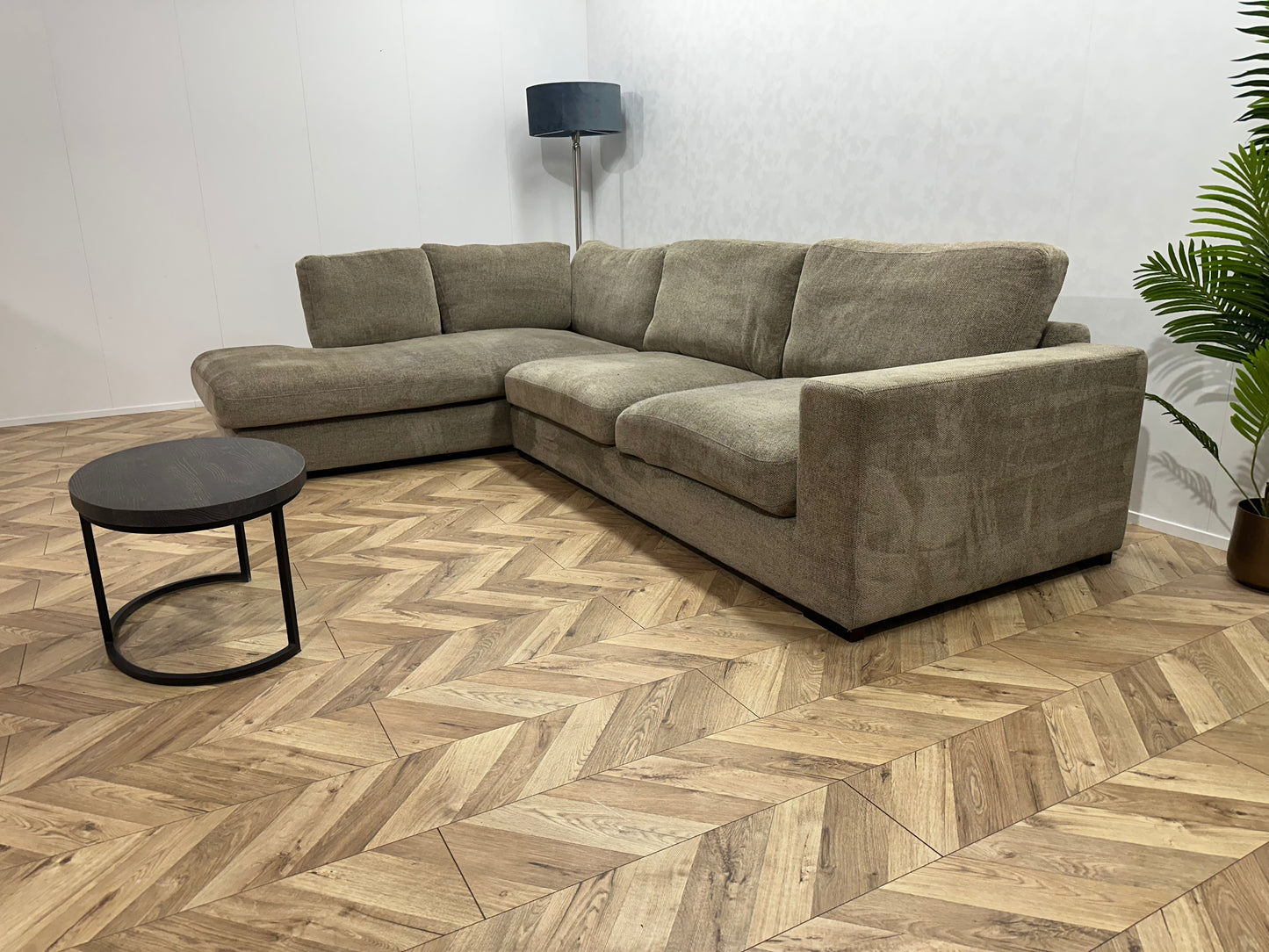 Ruime Beige Hoekbank ~ Losse Kussens Met Afneembare Hoezen